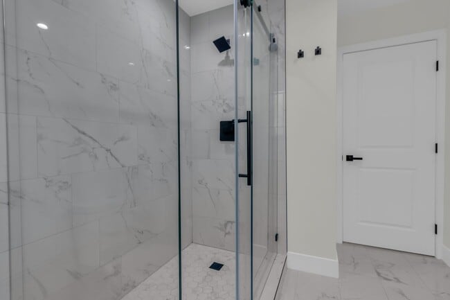 Building Photo - 4059 Denker Ave