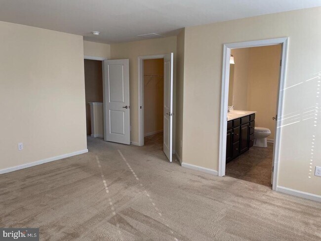 Building Photo - 1255 Madison Ln