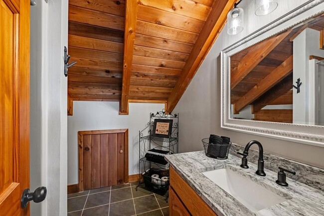 Building Photo - 212 Dogpatch Ln