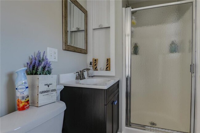 Building Photo - 20 Lane 2