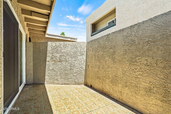 Building Photo - 2698 N 43rd Ave