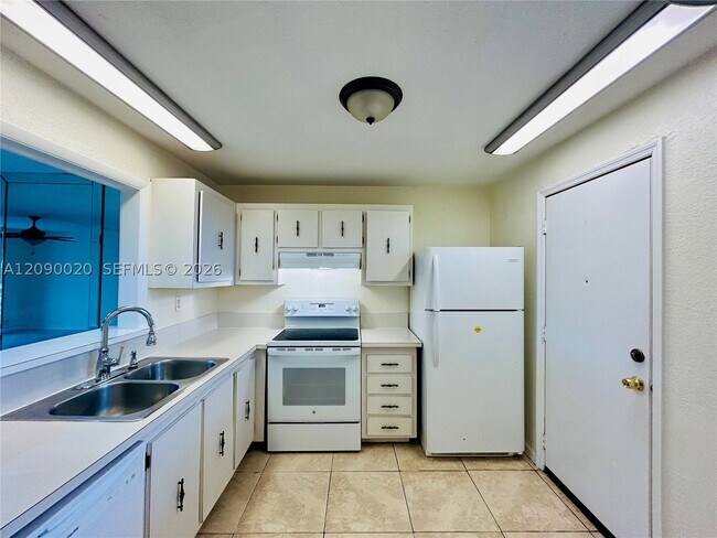 Building Photo - 403 NW 68th Ave