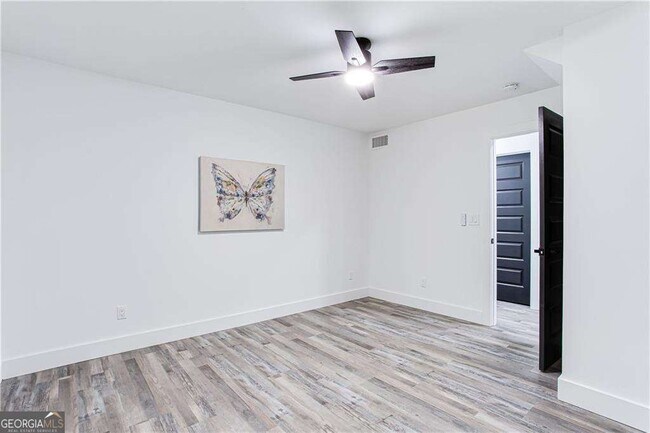 Building Photo - 3038 Sutter Ct SW