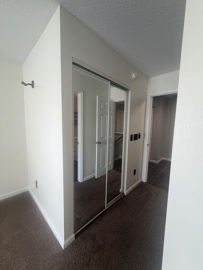 Building Photo - 1755 Polaris Dr