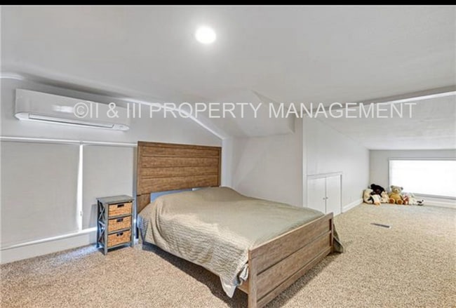Building Photo - 11 E 57th Terrace