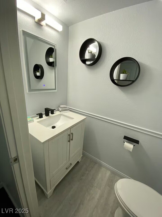 Building Photo - 7192 Shimmering Ave