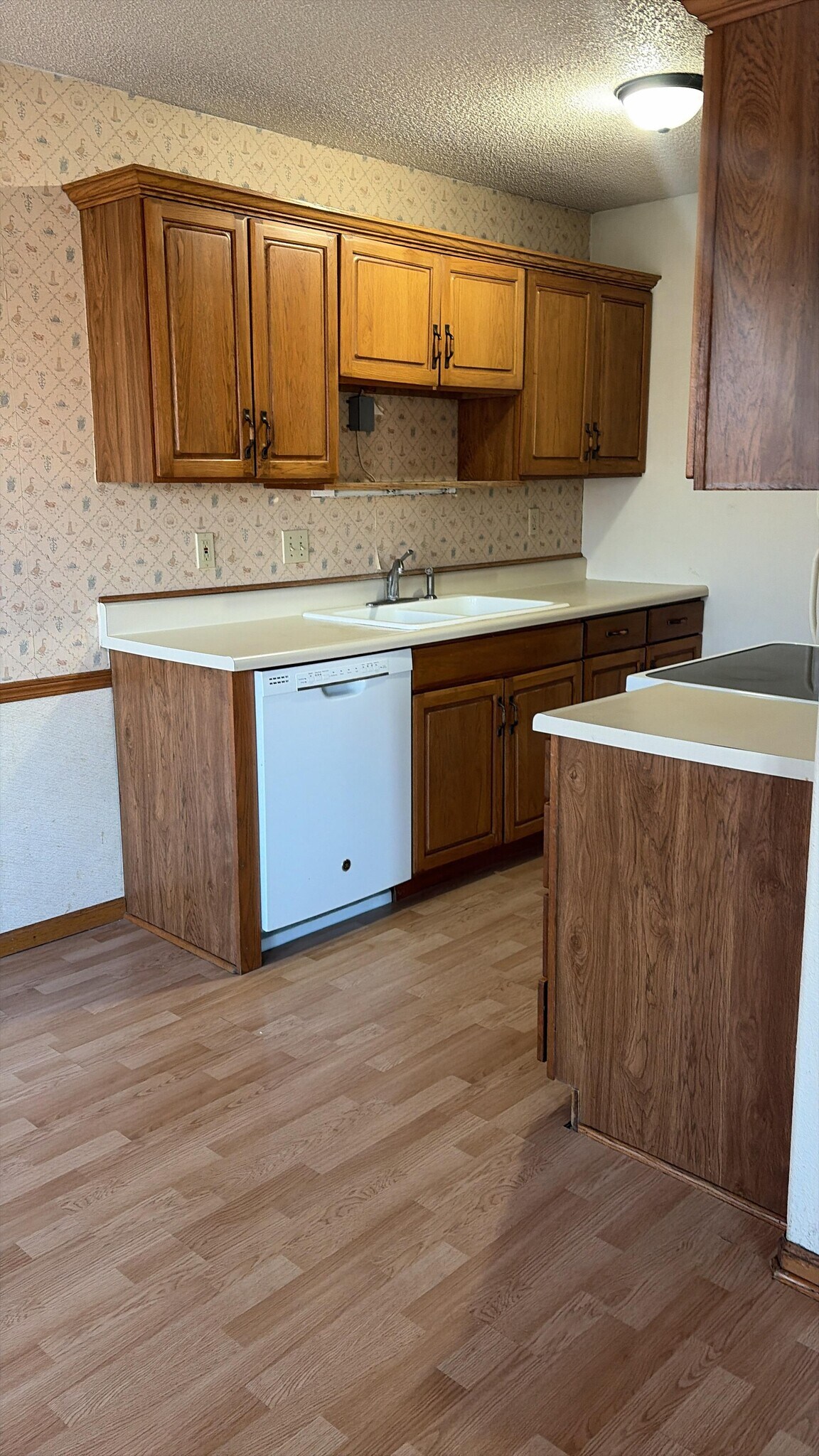 Building Photo - 1402 5th Ave