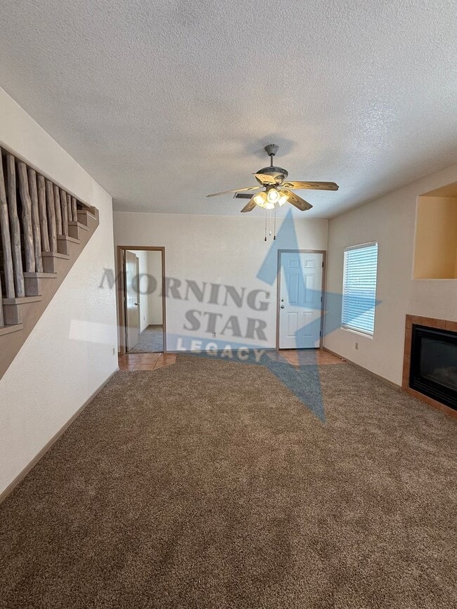 Building Photo - Cute Townhouse in Desirable Area- Close to...