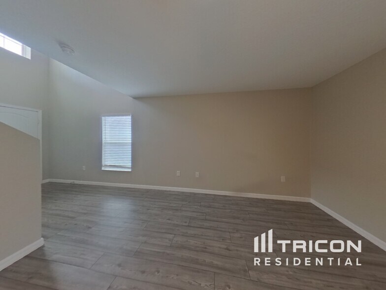 Building Photo - 1066 Mansfield Rd
