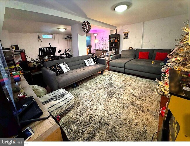 Building Photo - 409 Swarthmore Rd