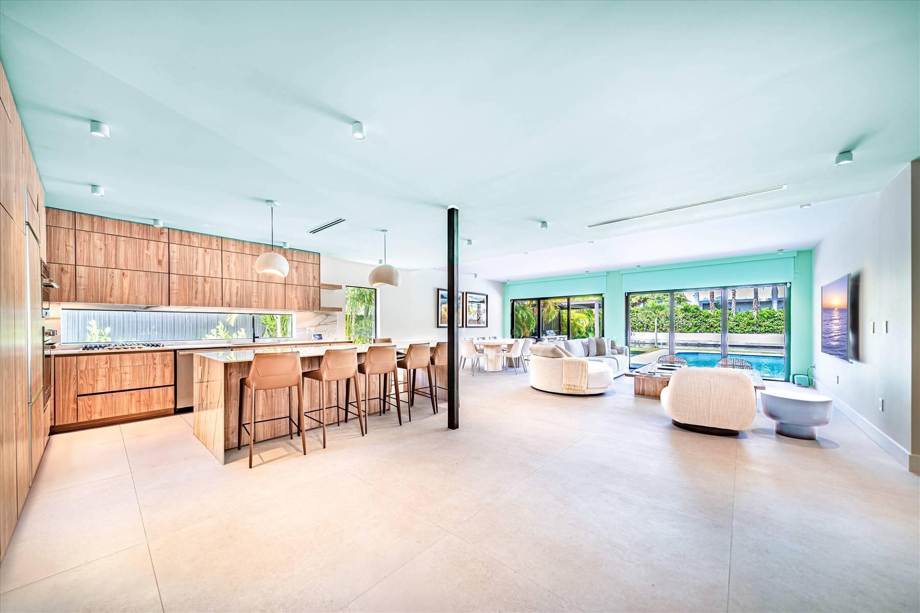 Building Photo - 7610 Bayside Ln