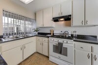 Building Photo - eaves San Dimas