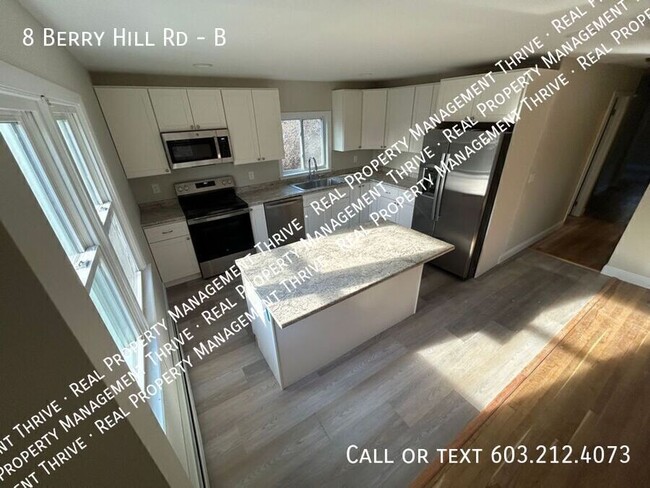 Building Photo - NEWLY RENOVATED UPPER LEVEL 3 BR DUPLEX IN...