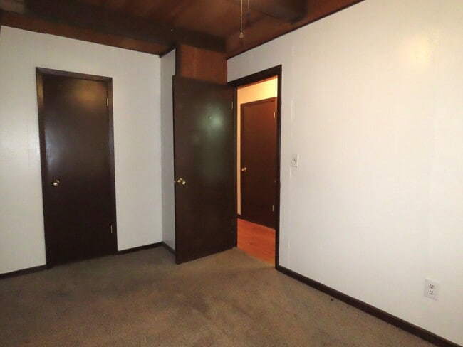 Building Photo - Bullard - Modest 2 Bedroom House on Tree-S...