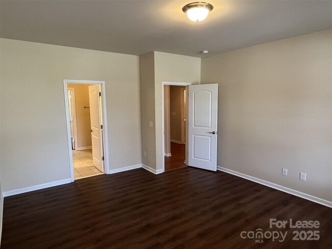 Building Photo - 2207 Eversham Dr NW