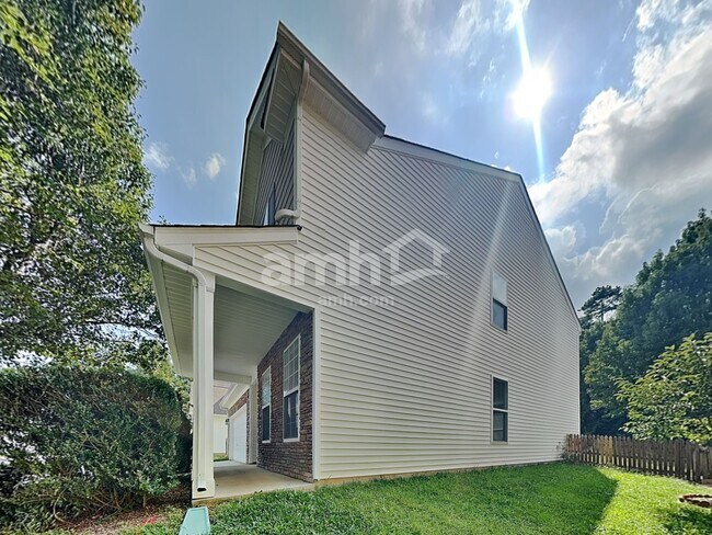 Building Photo - 4003 Saphire Ln