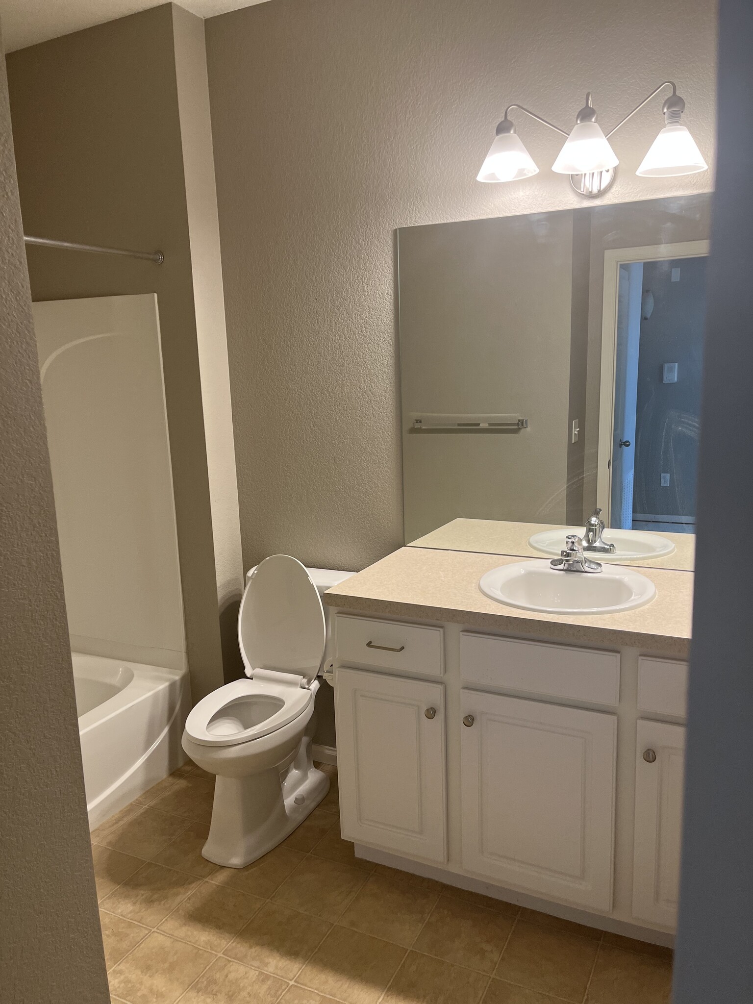Building Photo - 2027 Grays Peak Dr