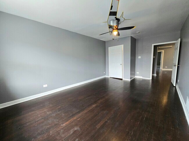 Building Photo - 834 N Christiana Ave