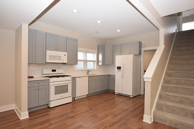 Building Photo - 412 Lincoln Ave