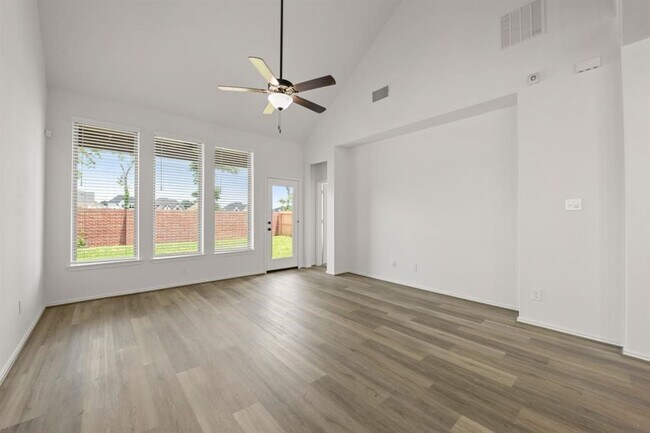 Building Photo - 10739 Blossom River Dr