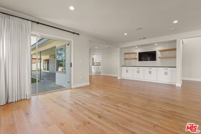 Building Photo - 4102 Cloverdale Ave