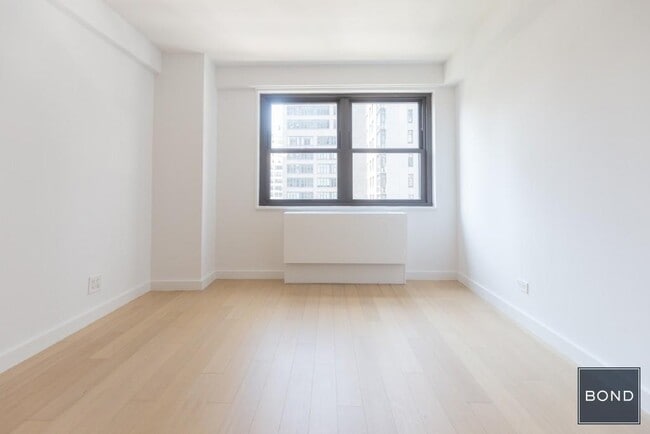 Building Photo - 222 E 39th St