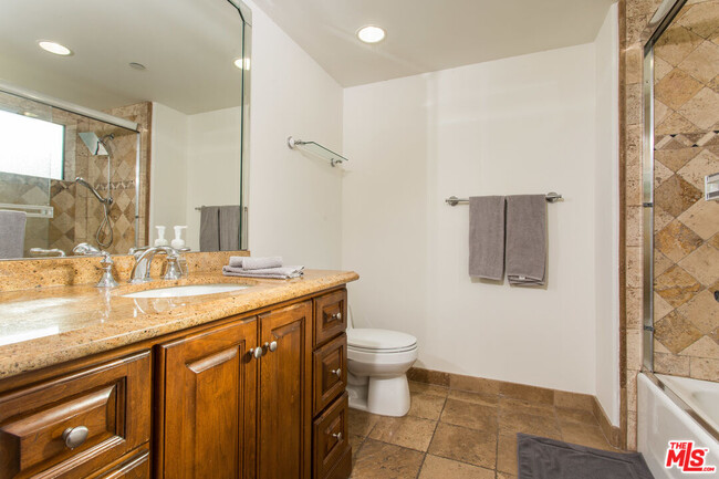 Building Photo - 1146 Hacienda Pl