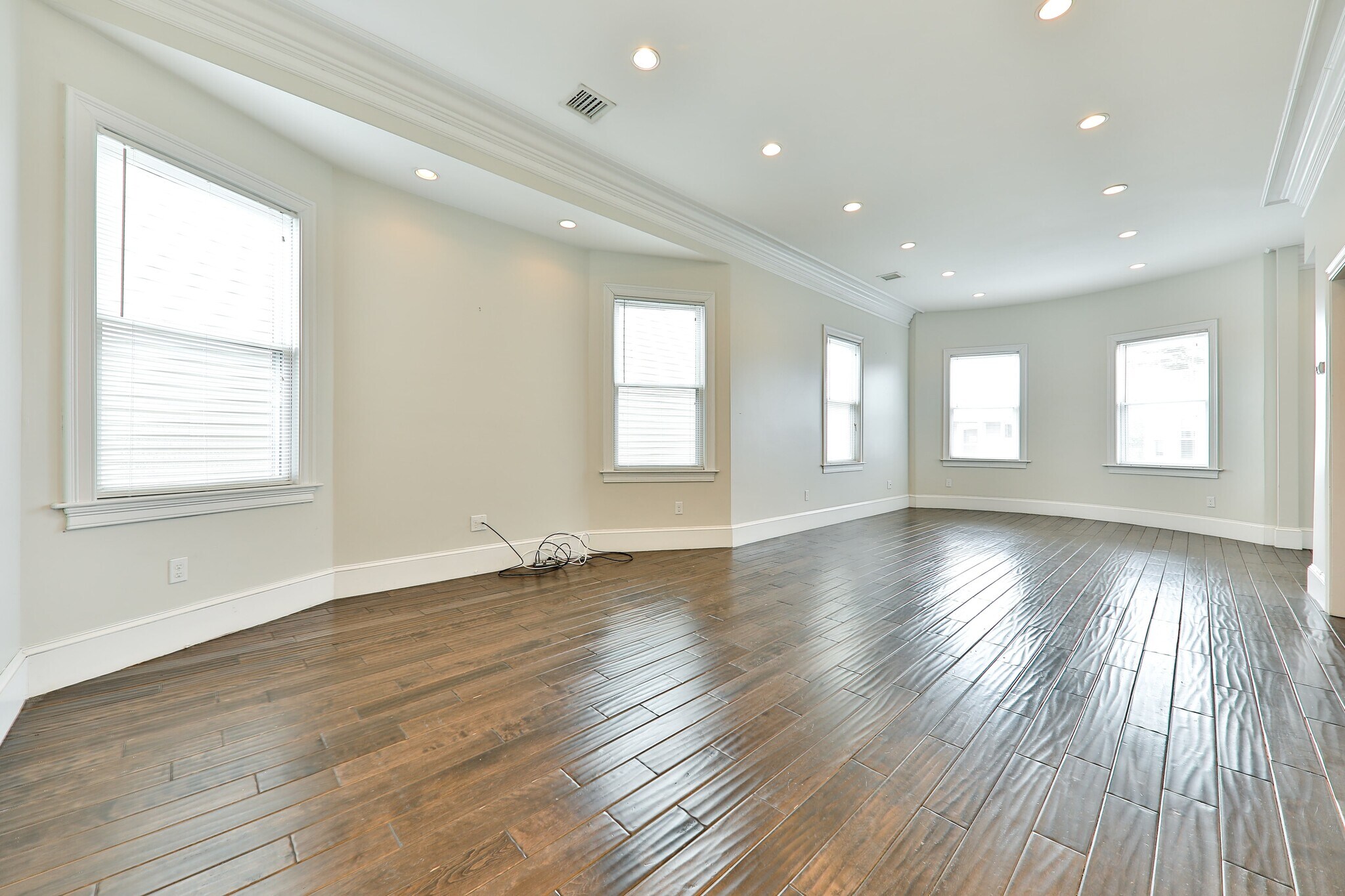 Building Photo - 9 Bellflower St