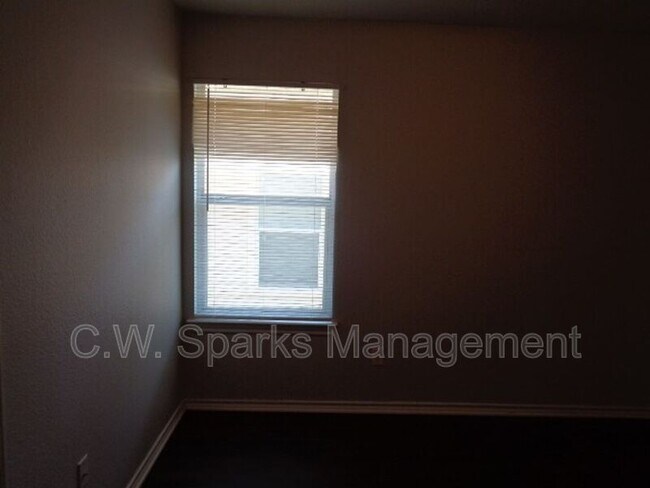 Building Photo - 13651 Biggs St