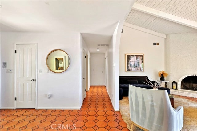 Building Photo - 7161 Grasswood Ave