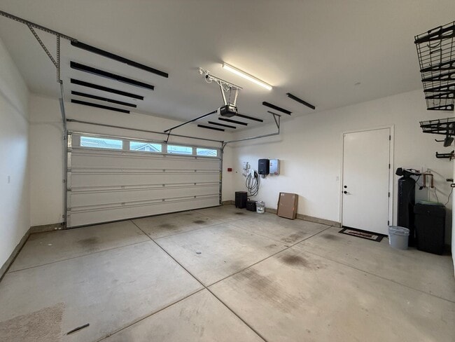 Building Photo - Executive Single-Story Living in Vintage Ranch/Rice Ranch Community