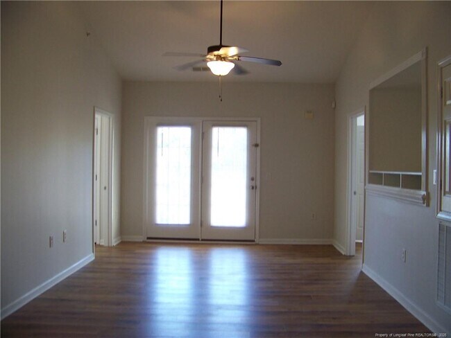 Building Photo - 616 Marshtree Ln