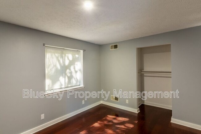 Building Photo - 1100 Wolf Trap Rd