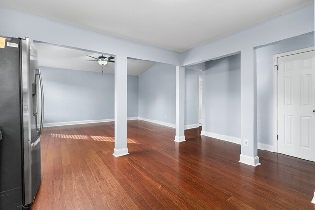 Building Photo - 1305 Eaglewood Dr