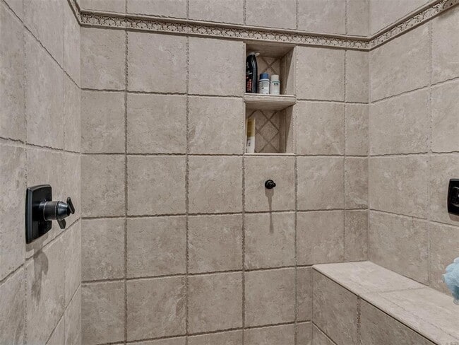 Building Photo - 18601 Wolf Creek Dr