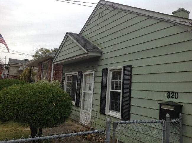 Building Photo - Beautiful home!