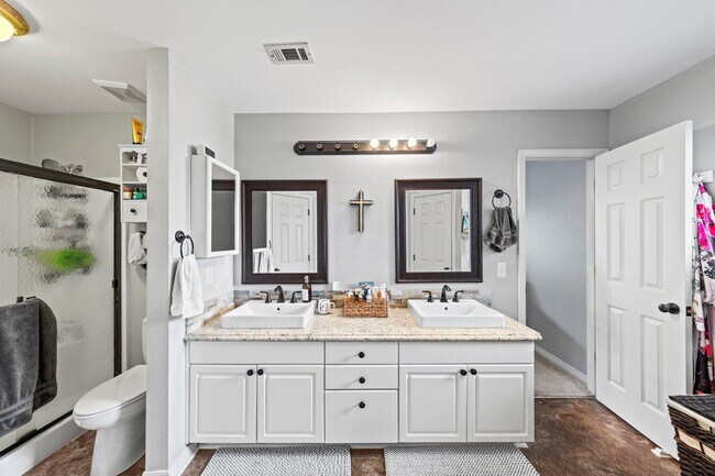 Building Photo - 4405 Southminster Cir