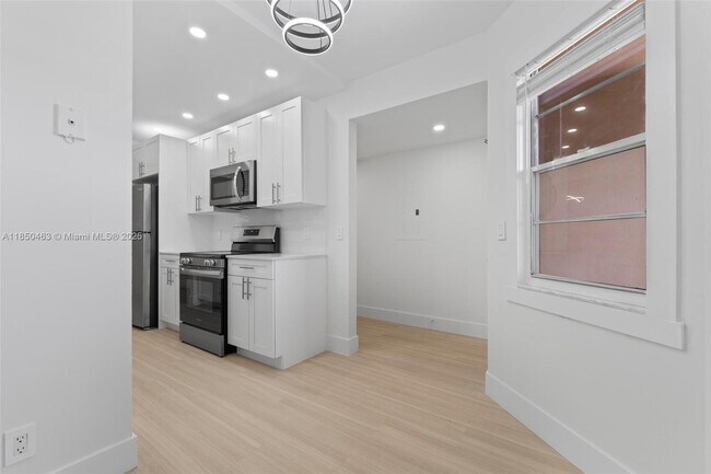 Building Photo - 1300 SW 124th Terrace