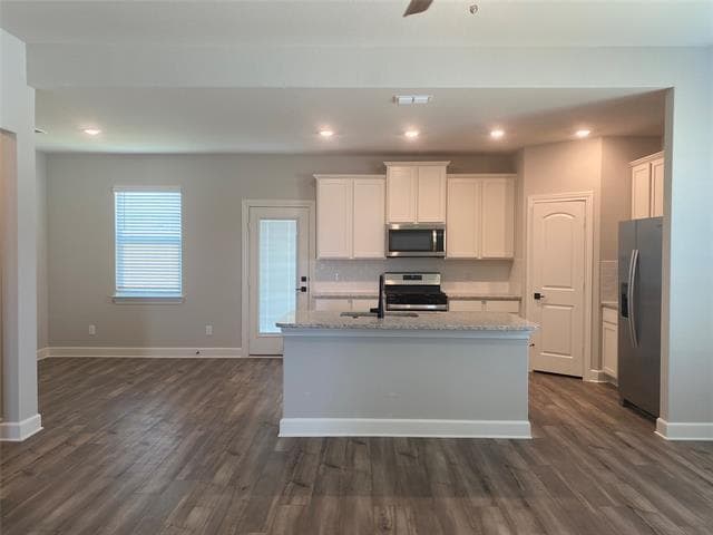 Building Photo - 820 Boyer Ct