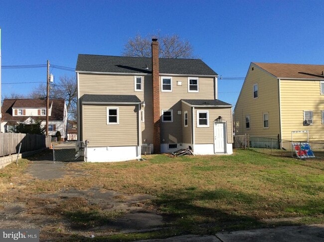 Building Photo - 1168 Romano Ave