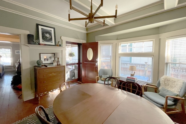 Building Photo - Well-Appointed Naglee Park Historic Home