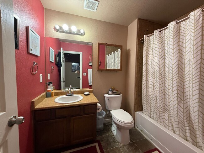 Building Photo - 6 Bed 4 Bath Home with 4,913 Sqft Near Peterson Space Force Base & Schriever Space Force Base!!!