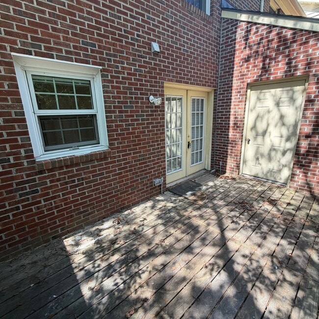 Building Photo - 2903 Cedar Creek Rd