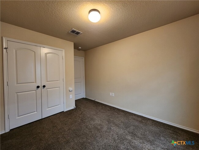 Building Photo - 622 Creekside Cir