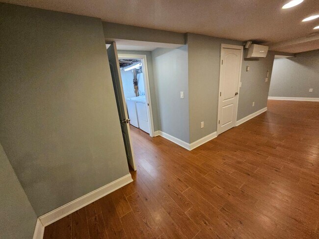 Building Photo - 16 Hollyberry Rd