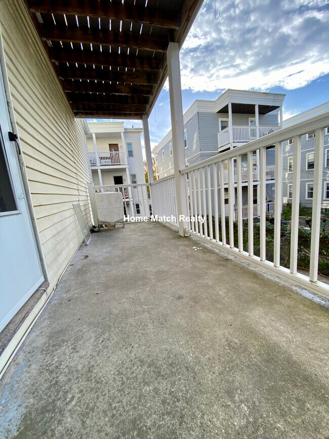 Building Photo - 14 Belknap St