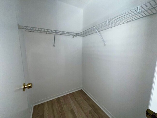 Building Photo - Welcome Home! Updated flooring & fresh interior paint! Move in OCTOBER! Beautiful 3X2 with attach...