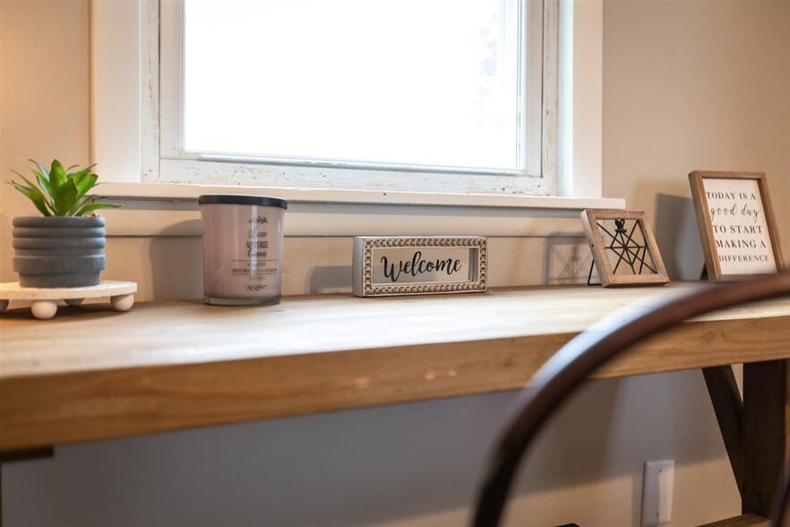 Cute decor! - 903 N Gregory St