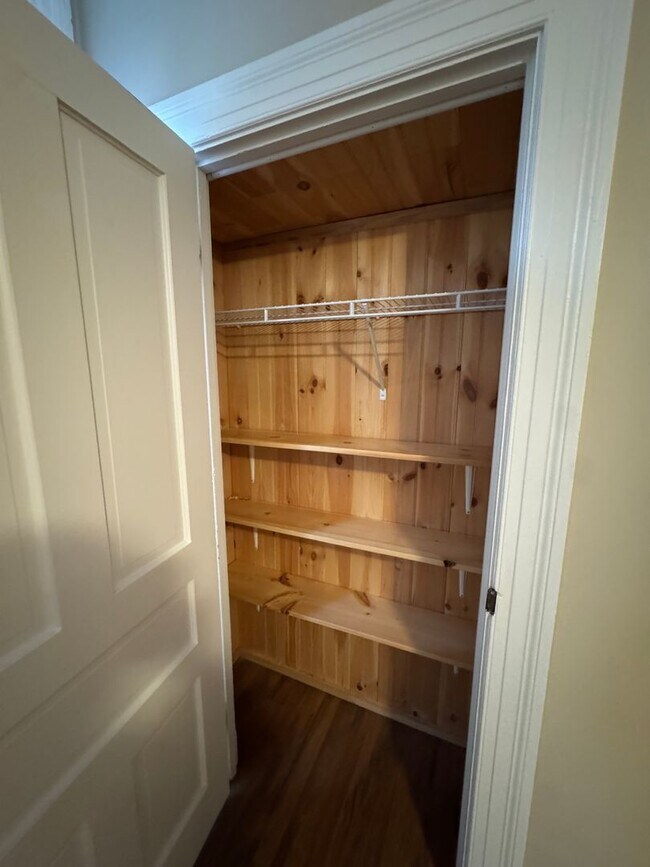 Building Photo - Beautifully Renovated 3BR Row Home in Deutschtown – Spacious, Modern & Incredible Location