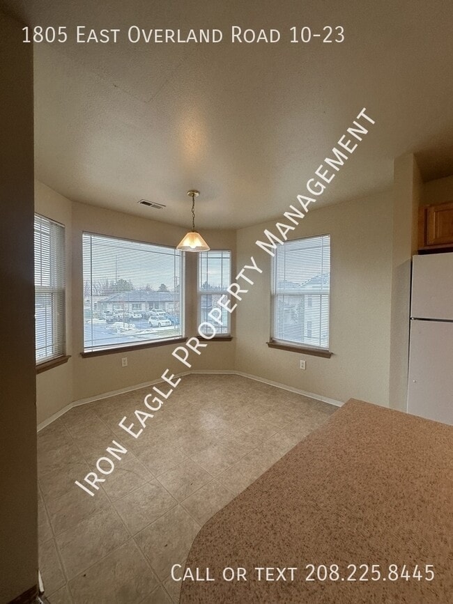 Building Photo - 1805 E Overland Rd